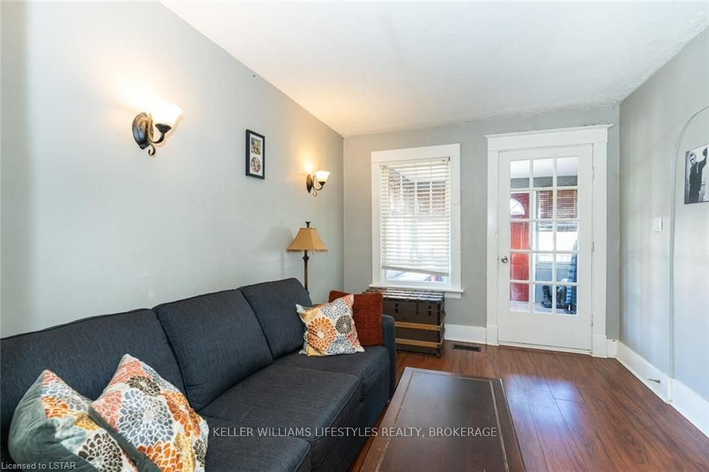 Listing Image 7