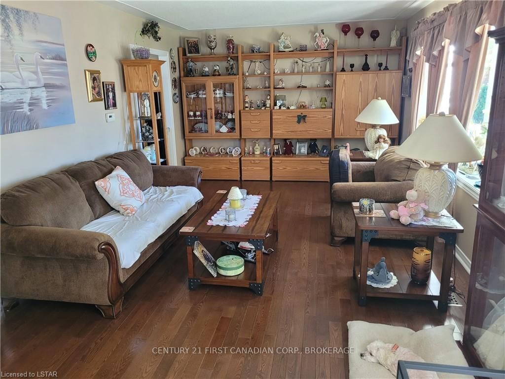 Listing Image 7
