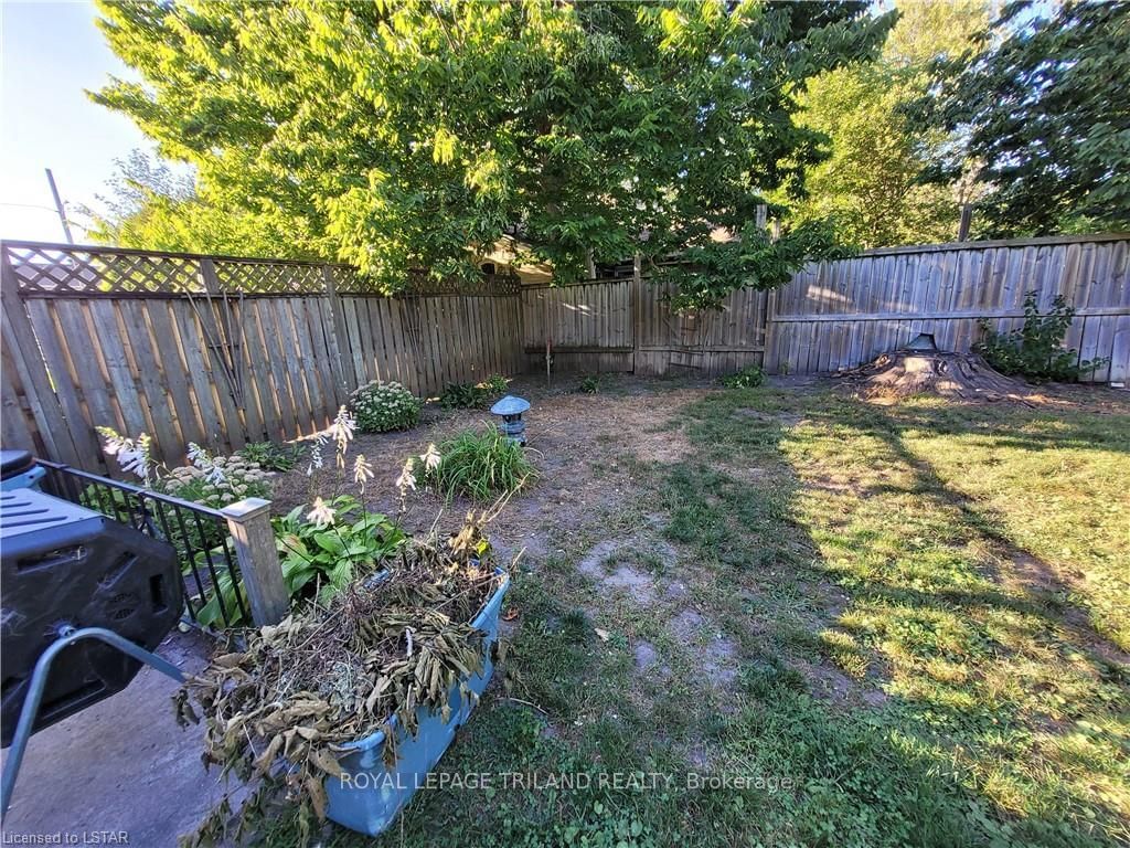 Listing Image 11