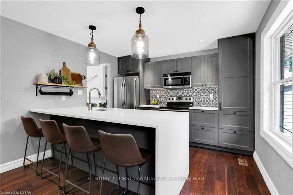 Listing Image 12