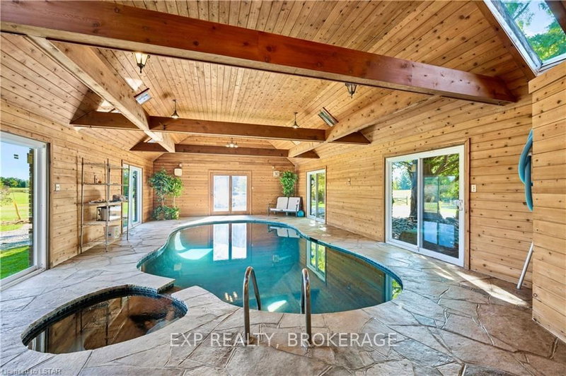 21366 MUNCEY Rd, Strathroy-Caradoc, N0L 1W0 | Image 2