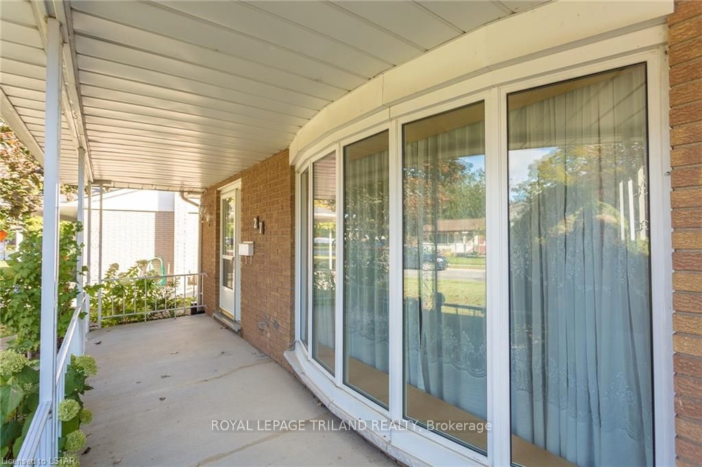 Listing Image 7