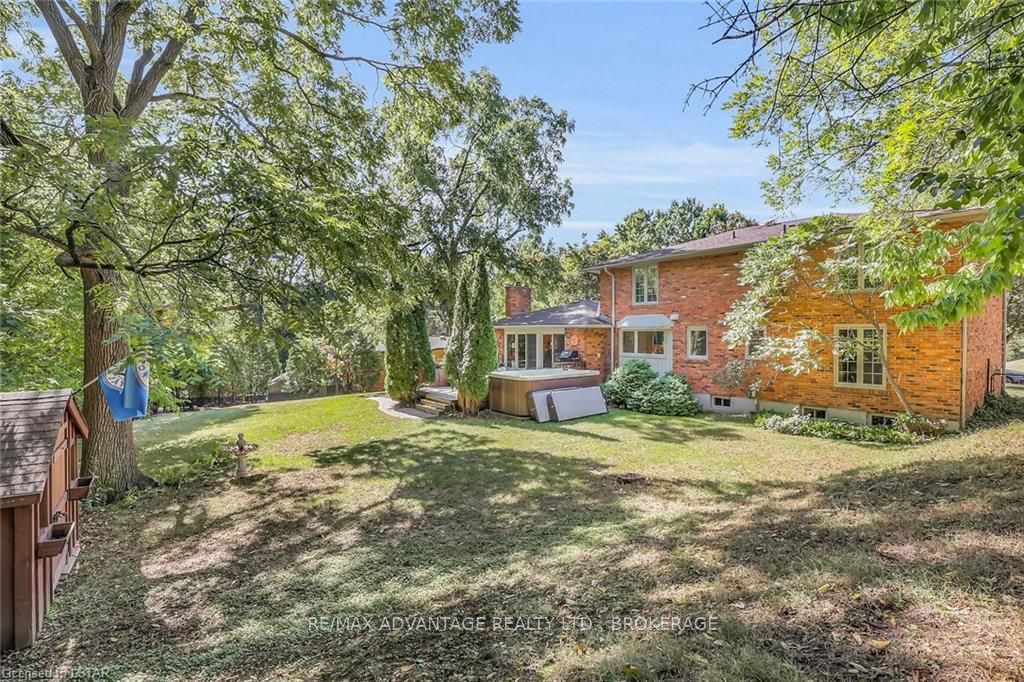 Listing Image 3
