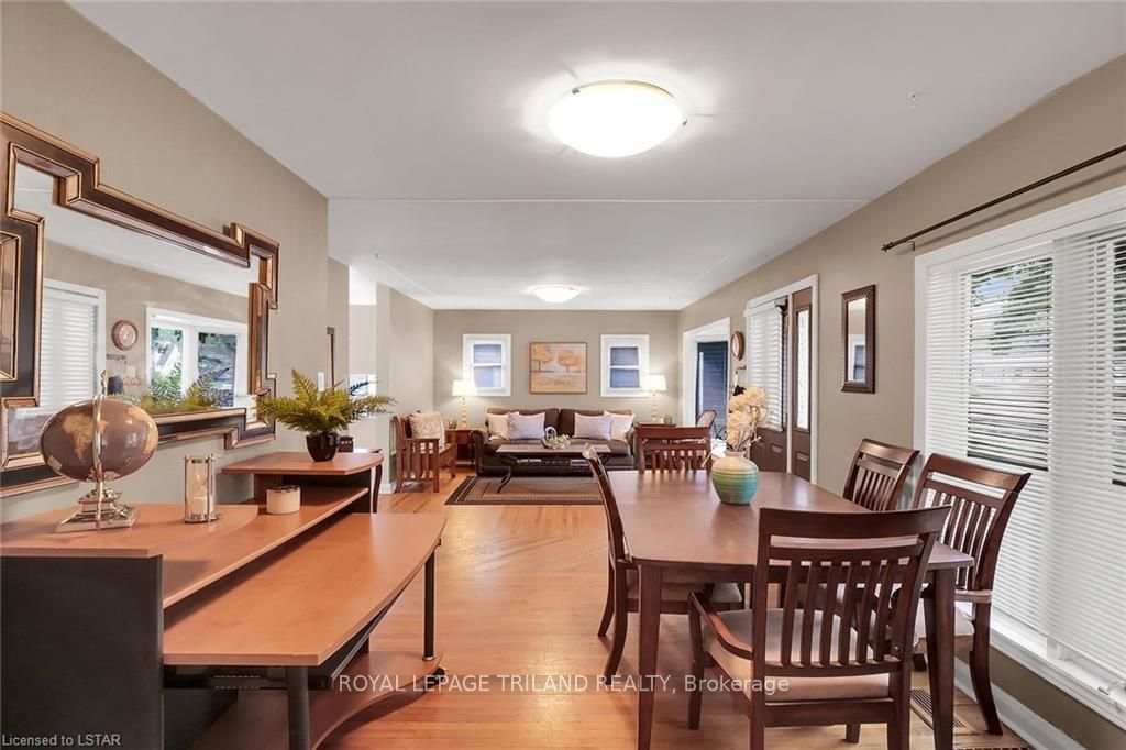Listing Image 6