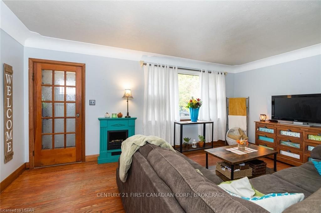 Listing Image 7