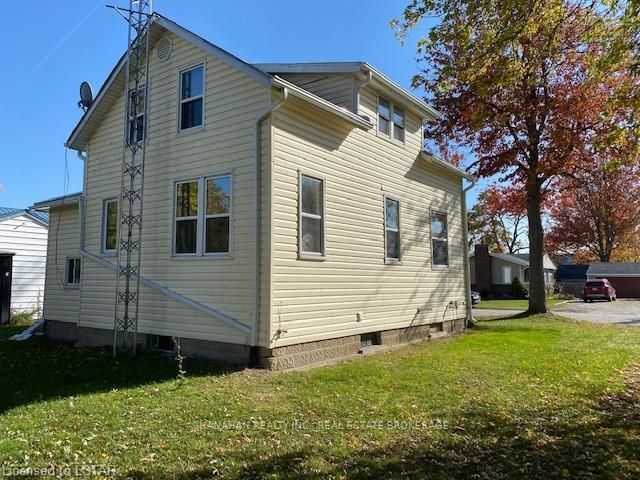 Listing Image 4
