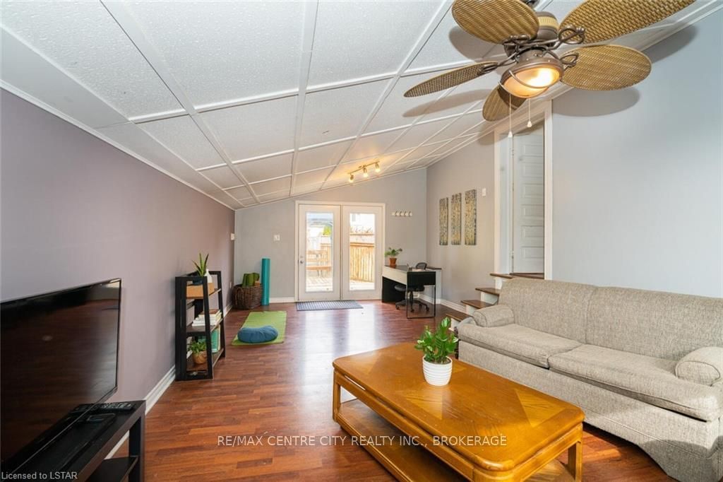 Listing Image 16