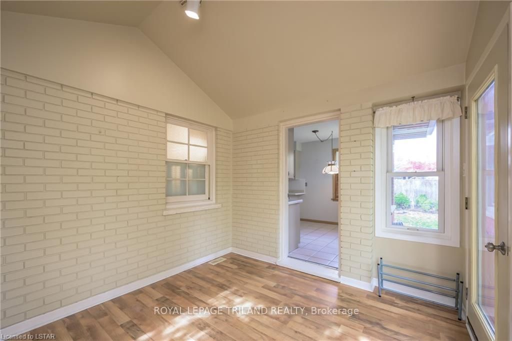 Listing Image 22
