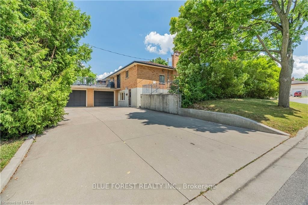 Listing Image 3