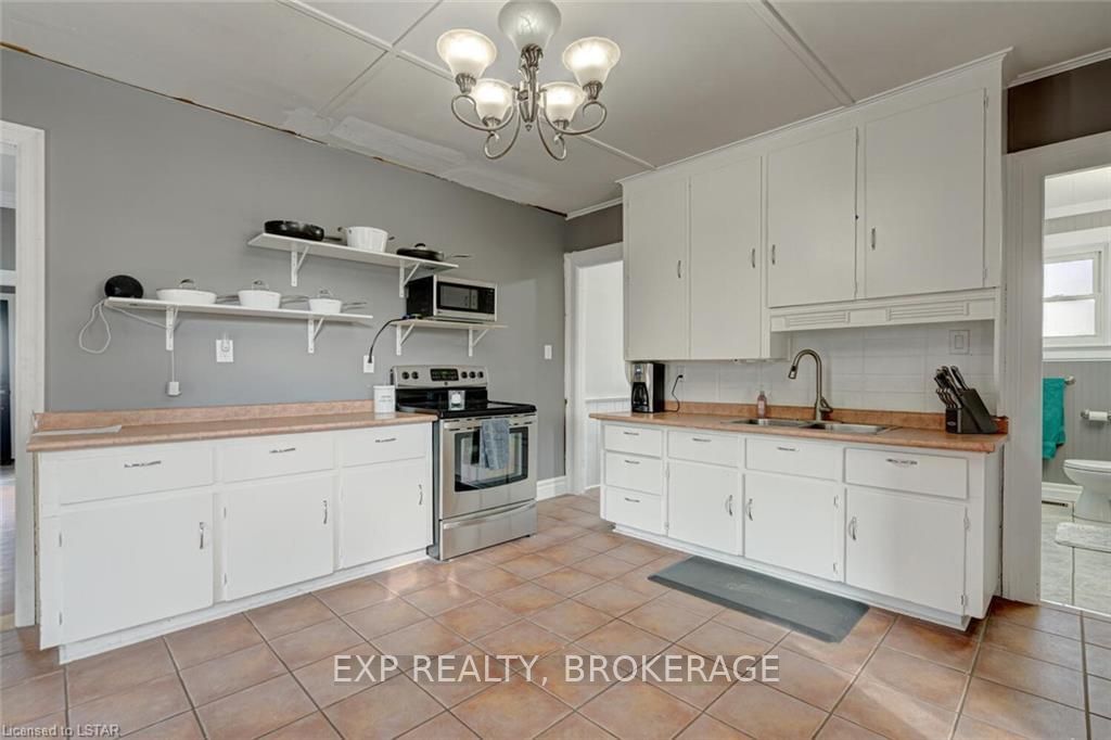 Listing Image 16