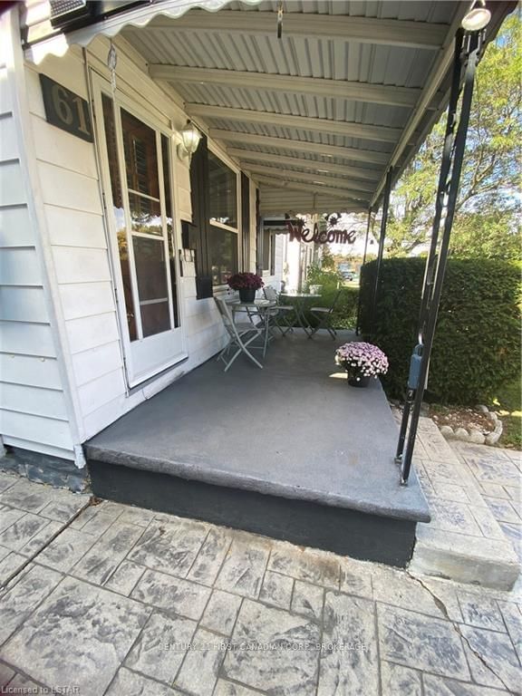 Listing Image 3