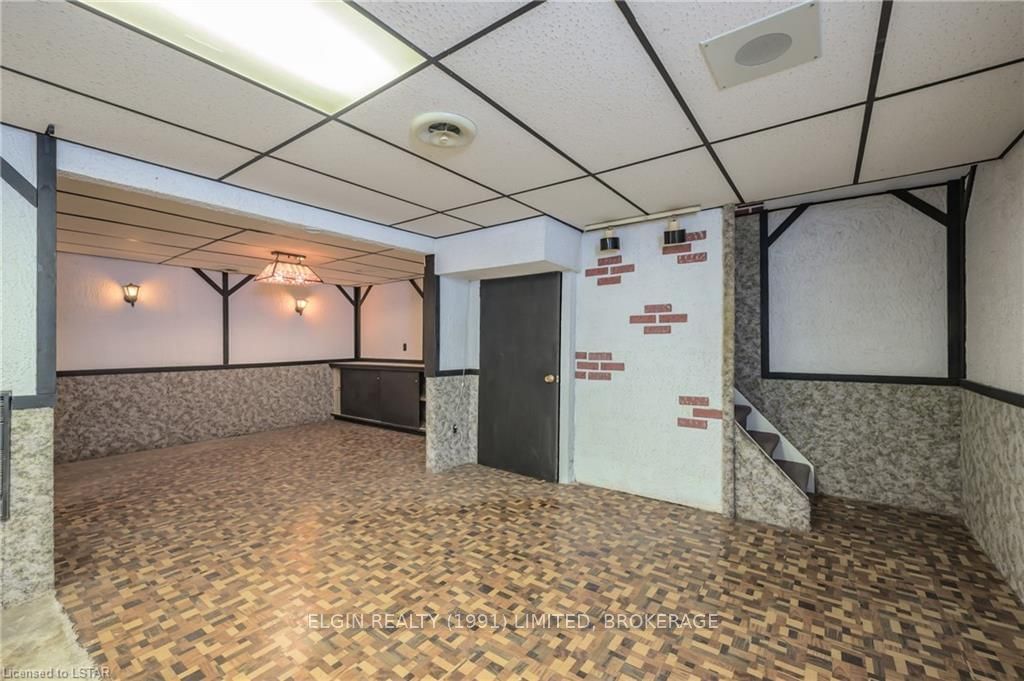 Listing Image 32