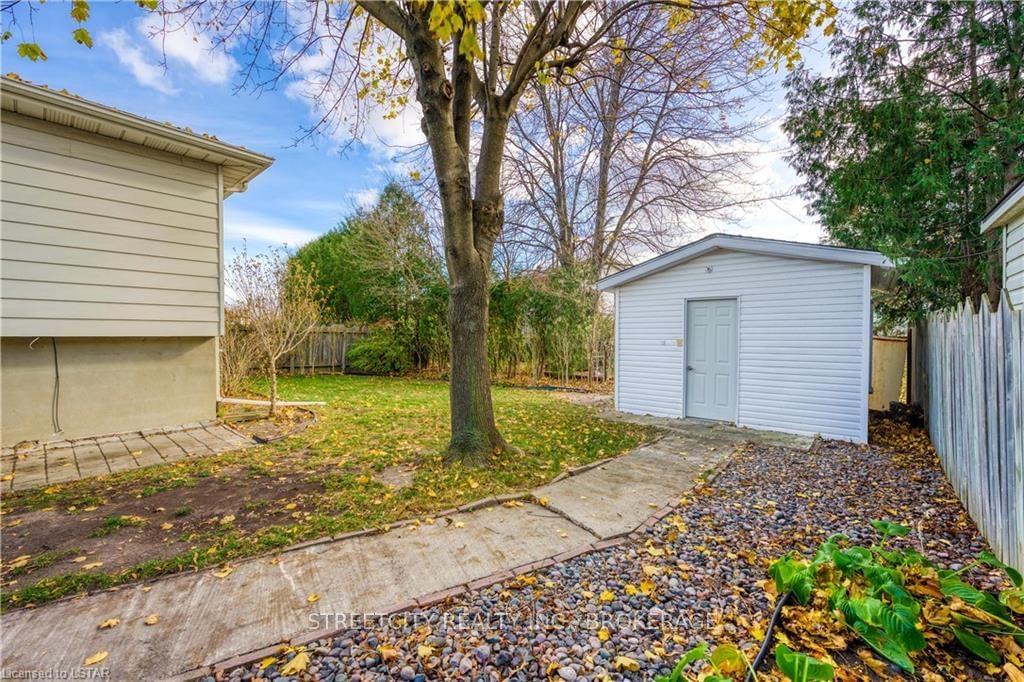 Listing Image 3