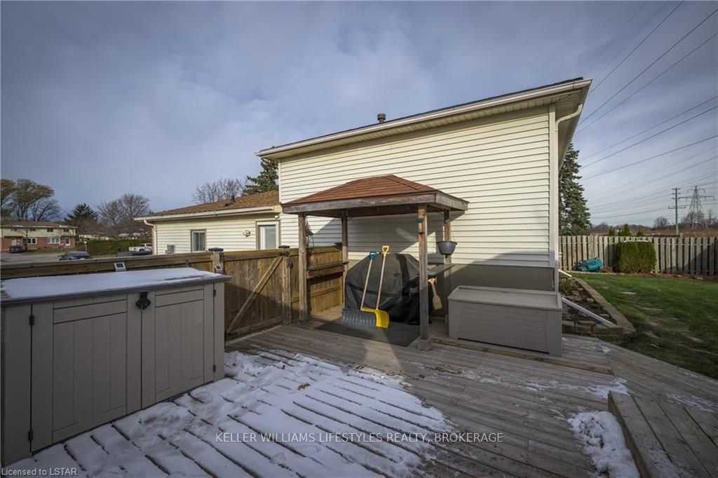 Listing Image 7