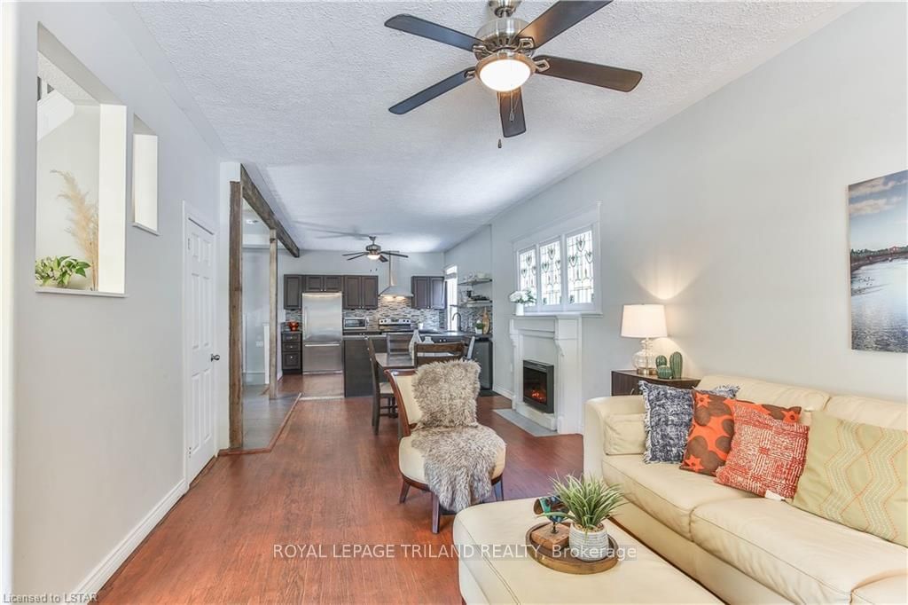 Listing Image 7