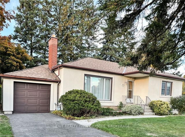 21 CARRINGTON Court