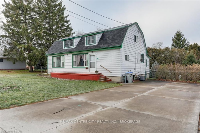 32 Ann St, Lambton Shores, N0M 1B0 | Image 3