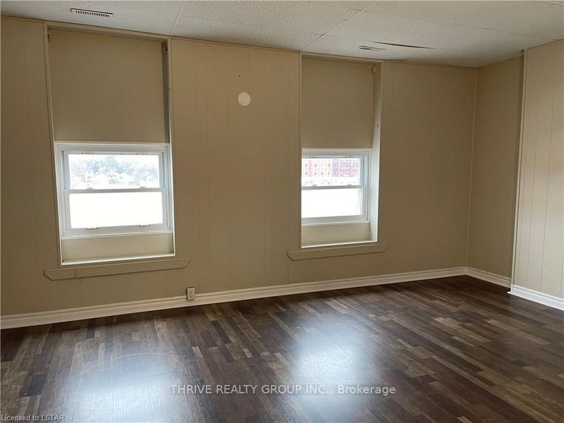 Unit 3 — 703 TALBOT St, St. Thomas - NW image-0-0