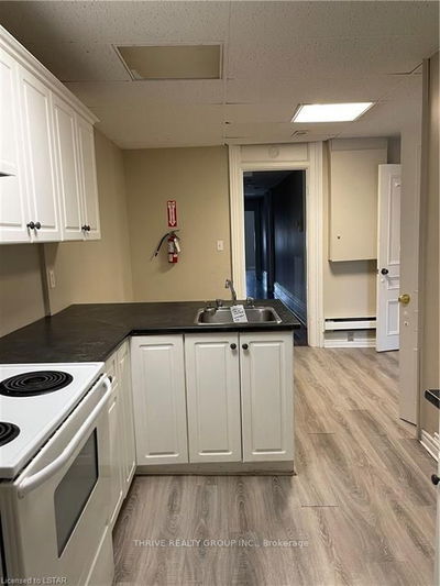 Unit 3 — 703 TALBOT St, St. Thomas - NW image-0-2