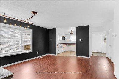 46 CLIFTONVALE Avenue — photo 3