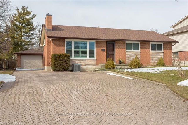 306 BURLINGTON Crescent