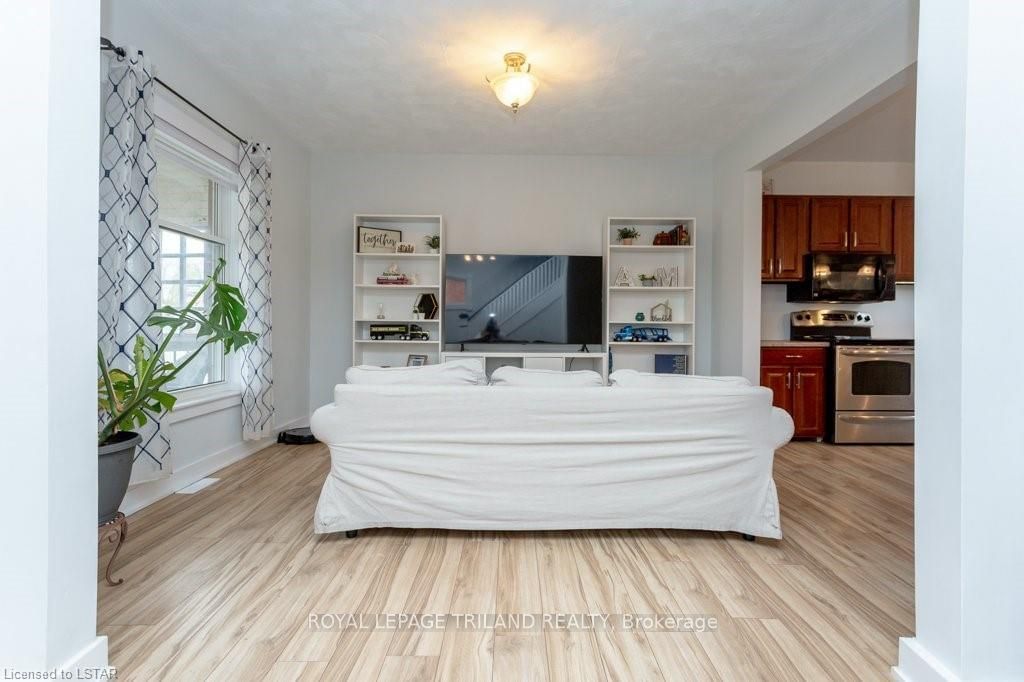 Listing Image 7
