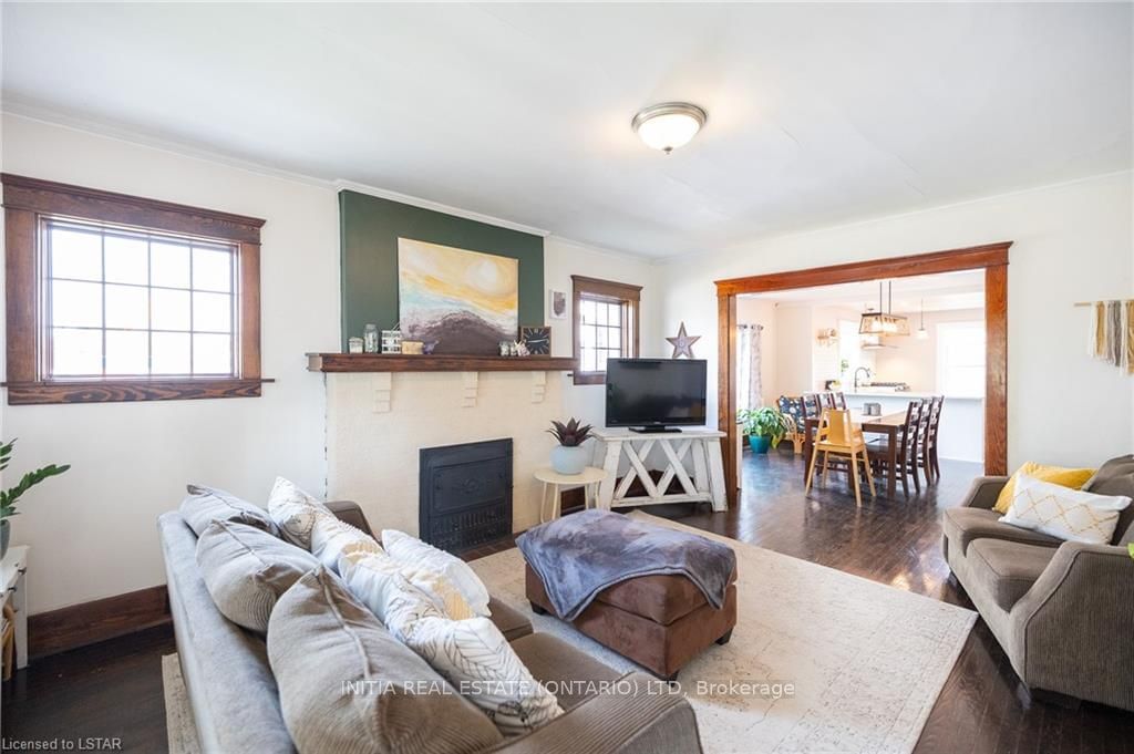 Listing Image 7