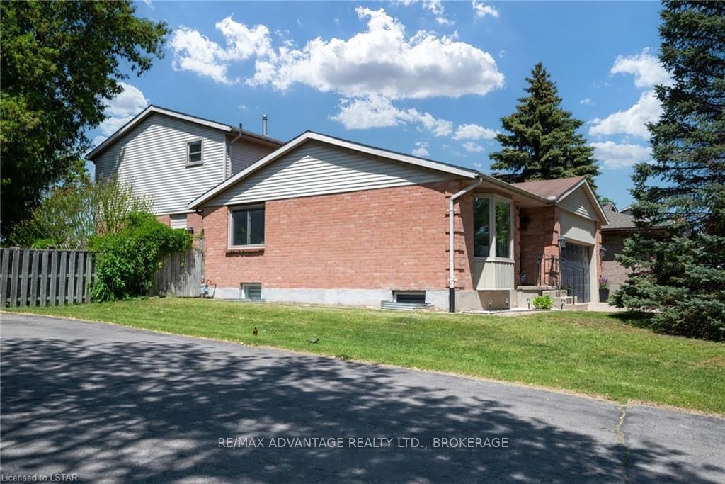 Listing Image 3