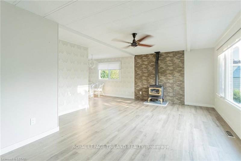 154 Pebble Beach Pkwy, South Huron, N0M 1T0 | Image 2