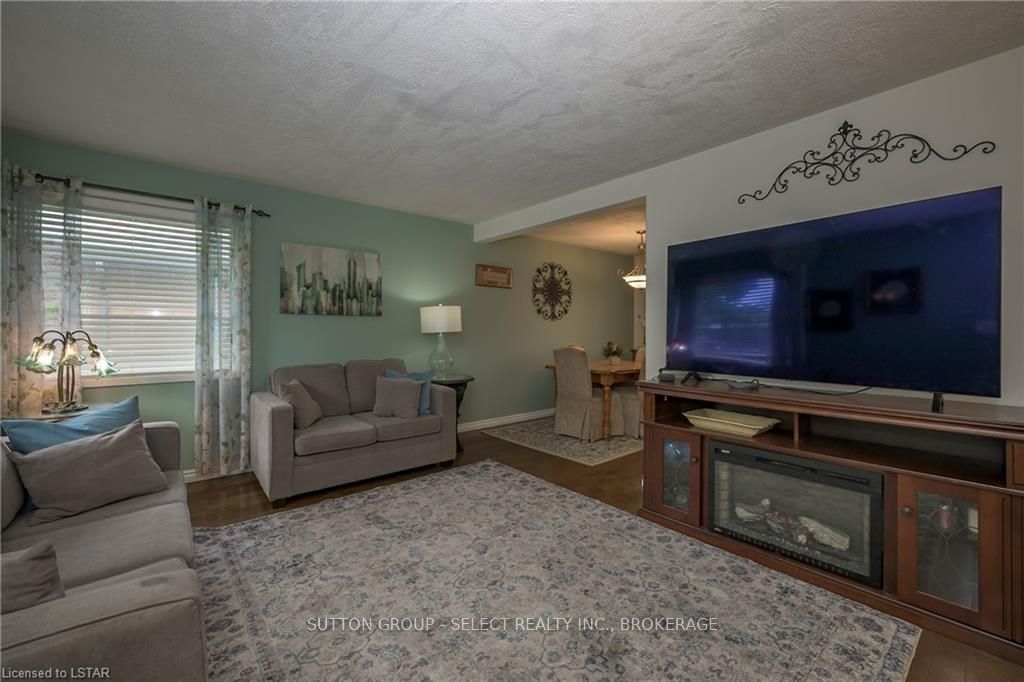Listing Image 14