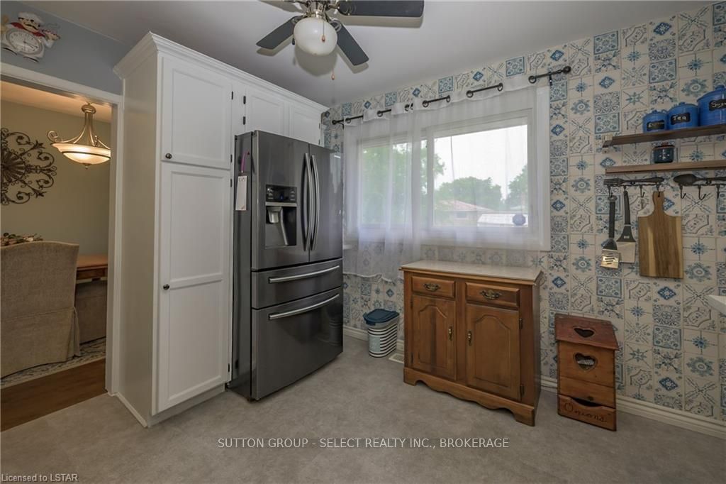 Listing Image 19