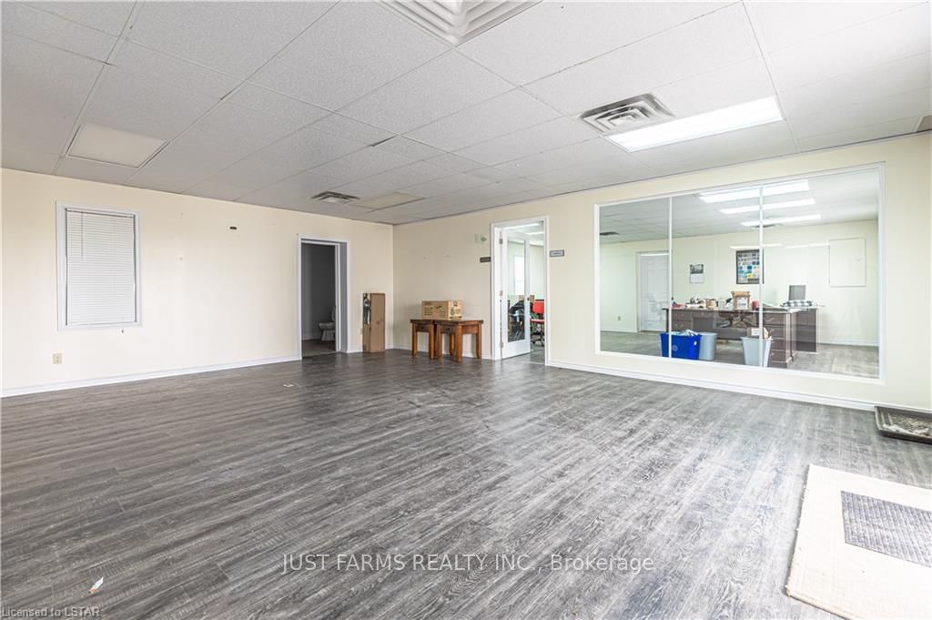 Listing Image 7
