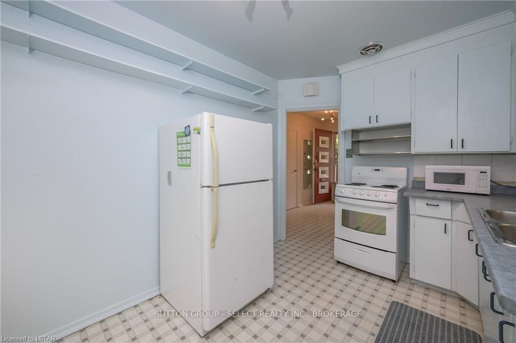 Listing Image 17