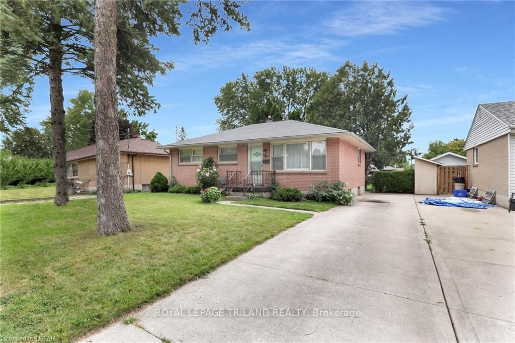 Listing photo 3