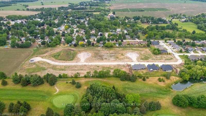 28 Alexander Gate, Lambton Shores, N0M 1B0 | Image 2