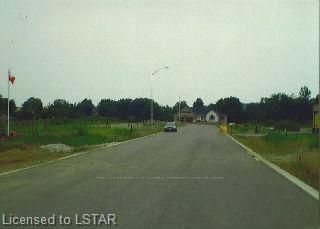 39 East Glen Dr, Lambton Shores, N0M 1B0 | Image 2