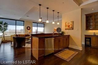 1001 - 201 Front St N, Sarnia, N7T 7T9 | Image 2