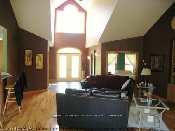 Listing Image 7
