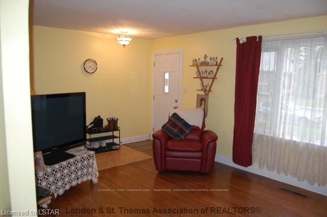 Listing Image 7