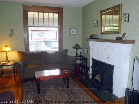 Listing photo 4