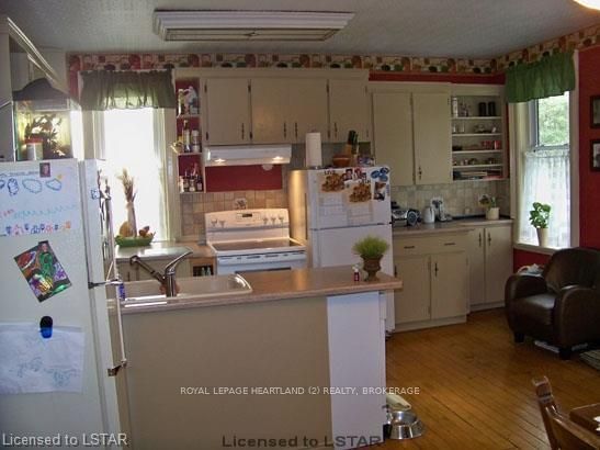 Listing Image 4