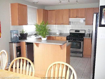 857 Bradshaw Crescent, London, Ontario image-0-3