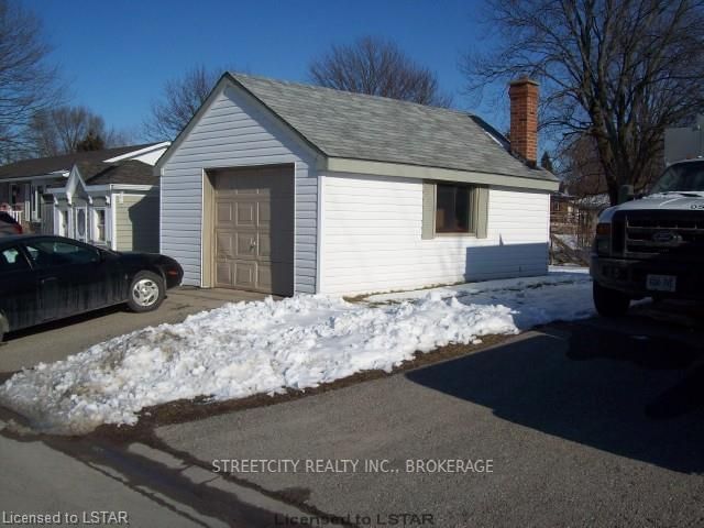 Listing Image 3