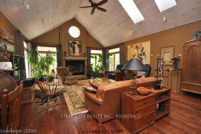 9941 Nipigon St, Lambton Shores, N0M 2L0 | Image 3