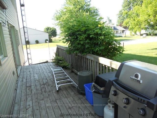 Listing Image 4