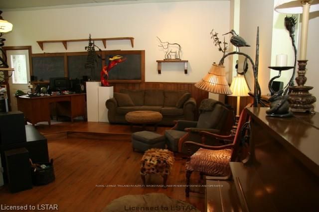Listing Image 2