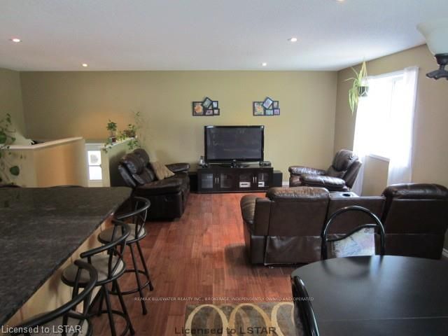 117 Mill St, North Middlesex, N0M 2K0 | Image 2