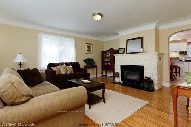 Listing Image 2
