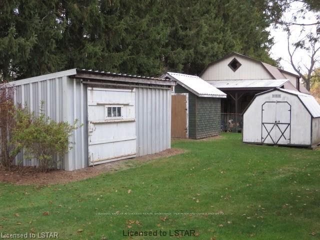 Listing Image 4