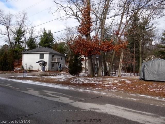 7706 Alfred St, Lambton Shores, N0M 2T0 | Image 2